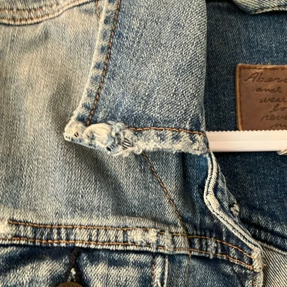 Y2K Abercrombie & Fitch Blue Jean Jacket Timeless Cropped Style - Picture 5 of 11